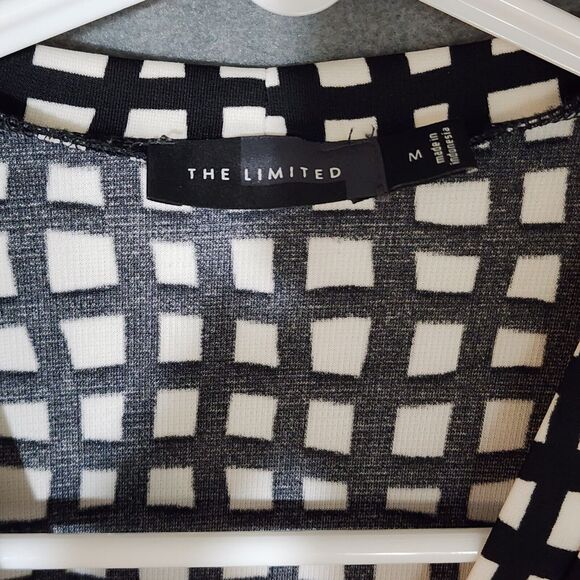 The Limited Faux Wrap Dress Medium Black White V Neck 3/4 Sleeves‎ - Picture 7 of 11